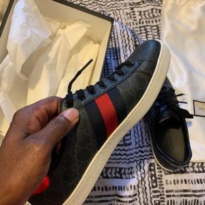 Gucci sneakers worn once size 9